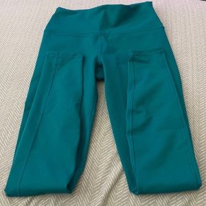 fabletics power hold leggings size xs in this beautiful deep teal color